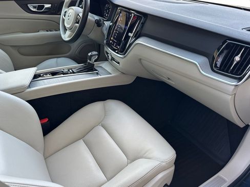 Used 2022 Volvo V60 T5 Cross Country w/ Advanced Package image 20