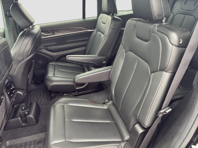 Used 2024 Jeep Grand Cherokee L Limited AWD/4WD image 13