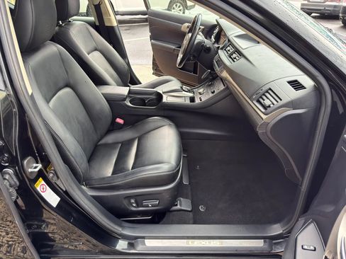 Used 2014 Lexus CT 200h FWD image 29