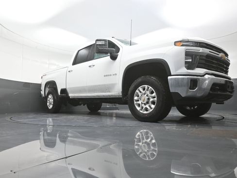 New 2026 Chevrolet Silverado 3500 LT w/ Safety Package image 9