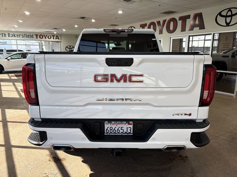 Used 2022 GMC Sierra 1500 AT4 w/ AT4 Premium Package AWD/4WD image 9
