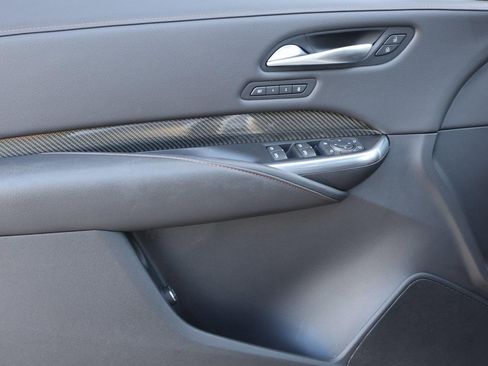 Used 2020 Cadillac XT4 Sport w/ Cold Weather Package image 10