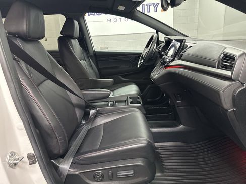Used 2024 Honda Odyssey Sport image 21