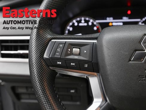 Used 2024 Mitsubishi Outlander SE AWD/4WD image 15