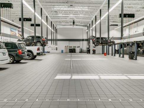Used 2023 Chrysler Pacifica Touring-L FWD image 16