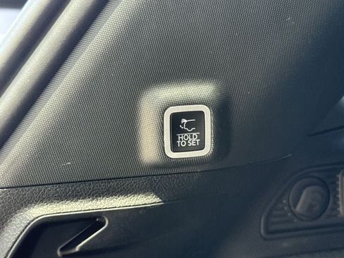 Used 2022 Jeep Grand Cherokee Summit AWD/4WD image 34