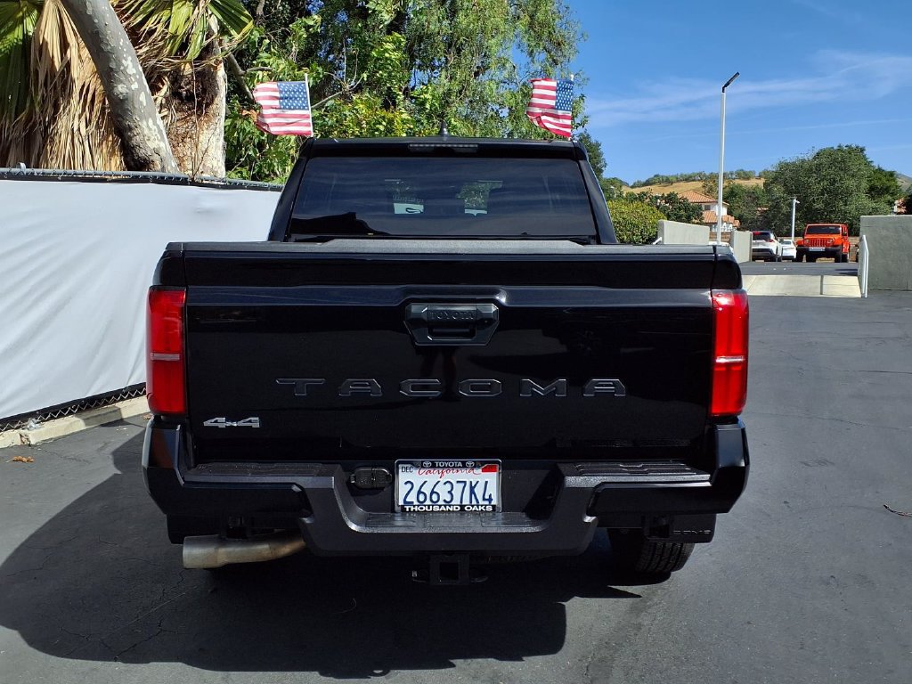 Certified 2025 Toyota Tacoma SR5 AWD/4WD image 7