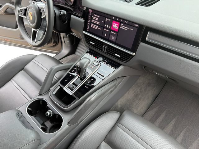 Used 2020 Porsche Cayenne AWD/4WD image 29
