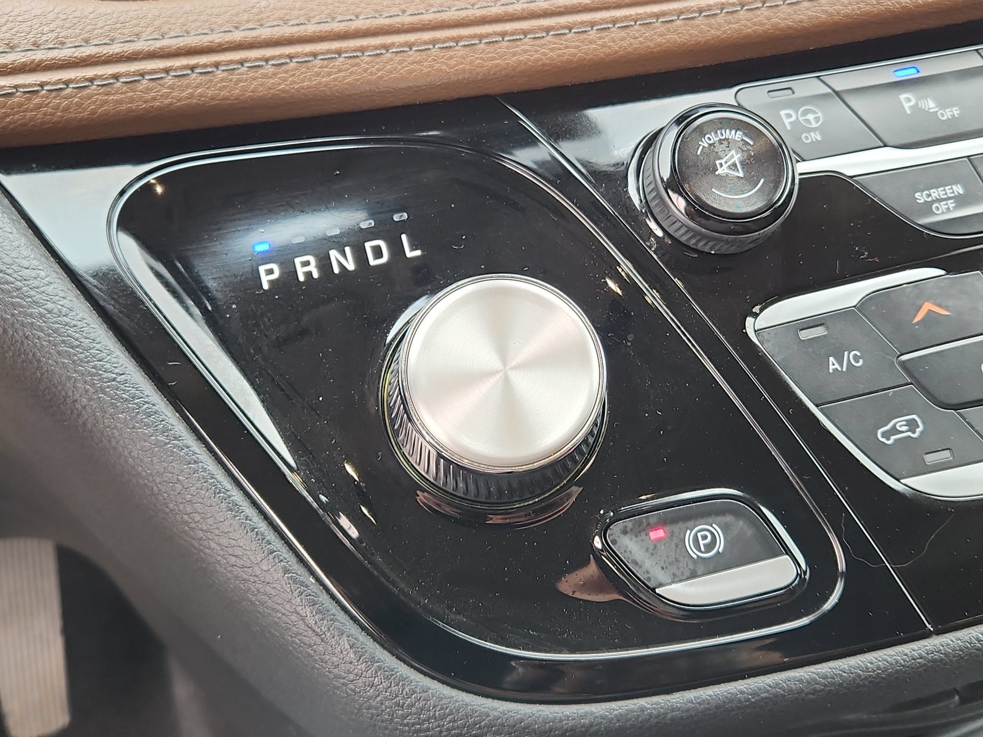 Certified 2017 Chrysler Pacifica Limited FWD image 22