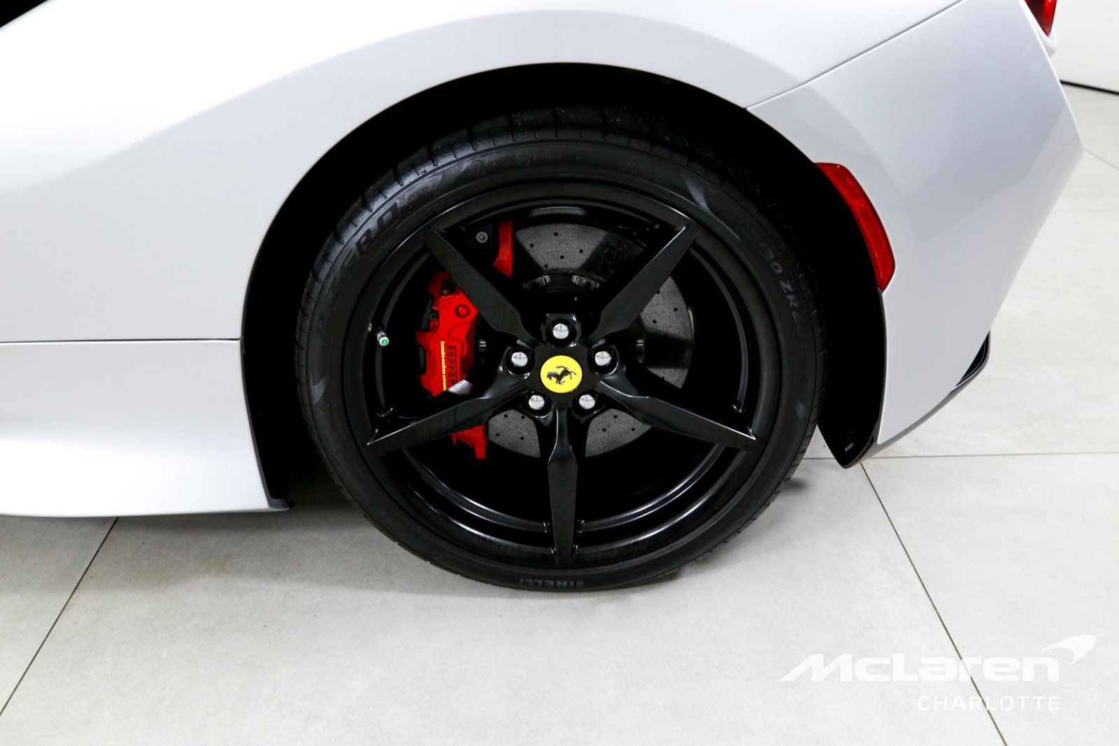 Used 2022 Ferrari F8 Tributo RWD image 34