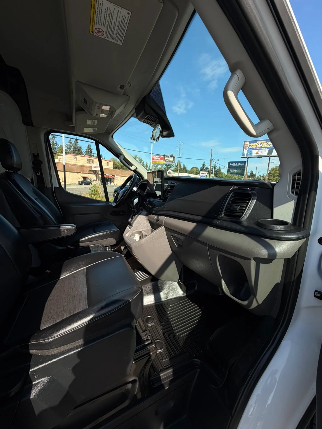 Used 2023 Ford Transit 250 Medium Roof w/ Exterior Upgrade Package RWD image 26