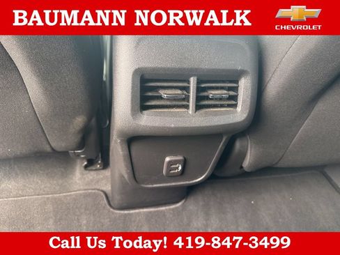 Used 2023 Chevrolet Equinox LT FWD image 24