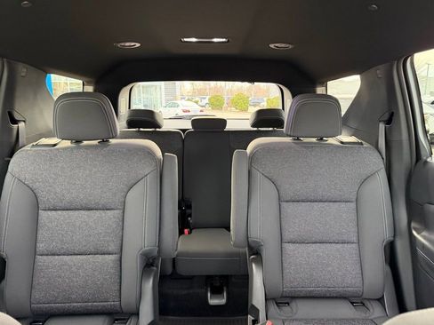 Used 2025 Chevrolet Traverse LT w/ LPO, Floor Liner Package image 16