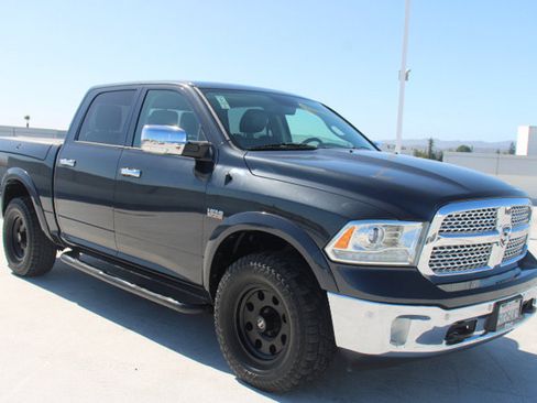 Used 2015 RAM 1500 Laramie w/ Convenience Group AWD/4WD image 2