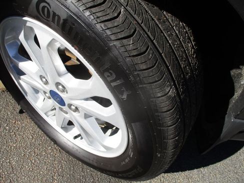 Used 2023 Ford Transit Connect XLT image 24