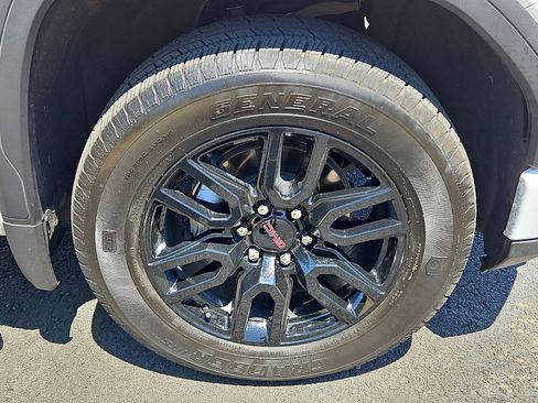 Used 2025 GMC Sierra 1500 Elevation AWD/4WD image 8