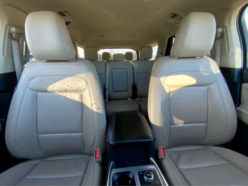 Used 2023 Ford Explorer XLT w/ Equipment Group 202A image 30