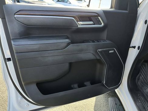 Certified 2025 Chevrolet Silverado 1500 RST w/ Dark Appearance Package AWD/4WD image 12