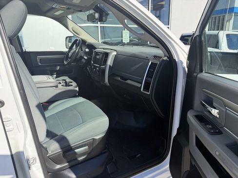 Used 2018 RAM 2500 SLT w/ Luxury Group image 18