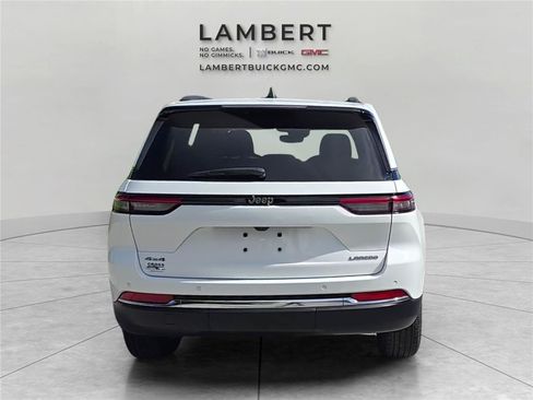 Used 2023 Jeep Grand Cherokee Laredo w/ Luxury Tech Group I AWD/4WD image 4