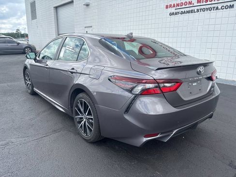 Used 2024 Toyota Camry SE FWD image 6