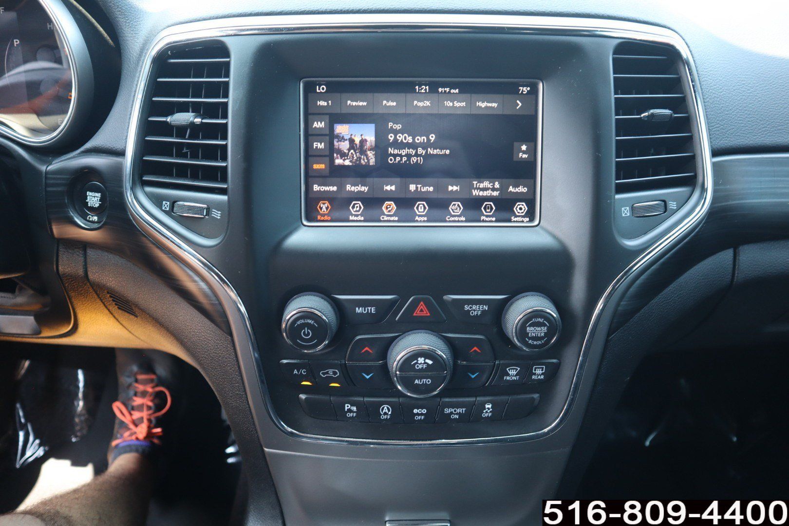 Used 2021 Jeep Grand Cherokee Laredo AWD/4WD image 19