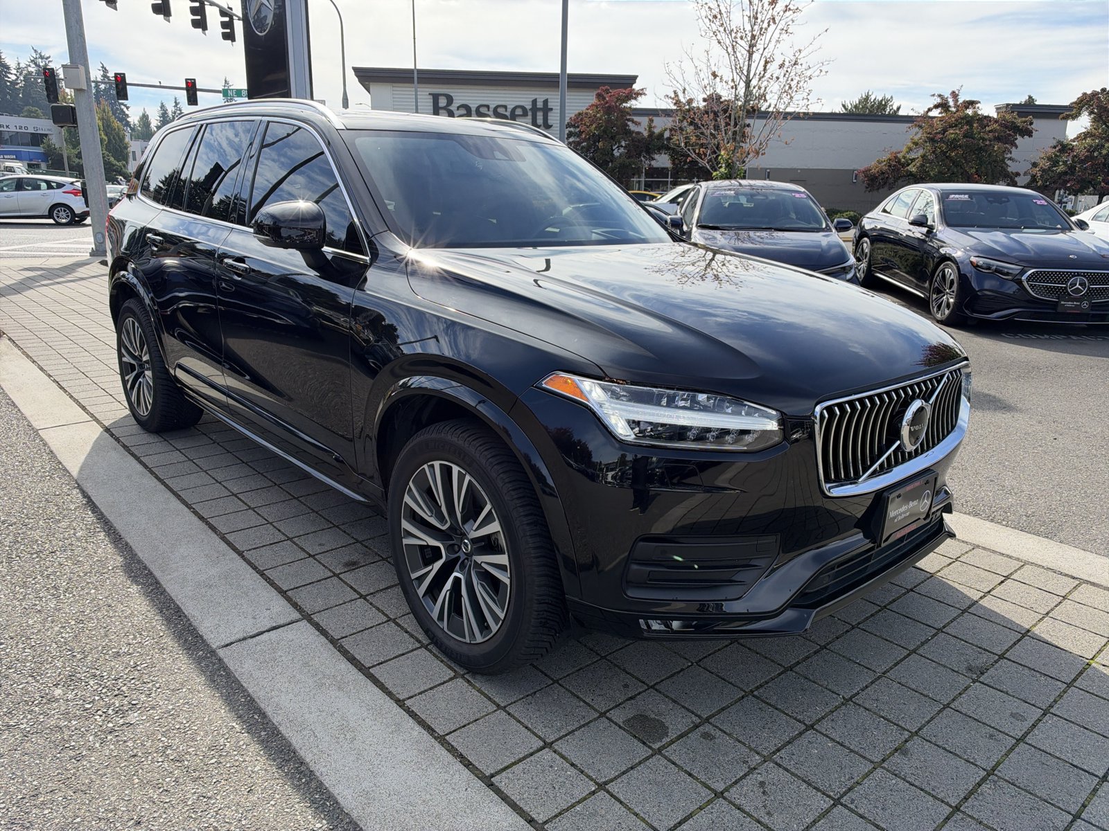 Used 2020 Volvo XC90 T5 Momentum w/ Protection Package Premier AWD/4WD image 4