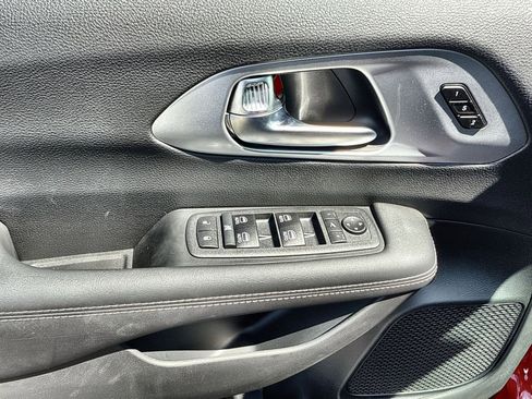 New 2026 Chrysler Pacifica Limited w/ S Appearance Package image 15