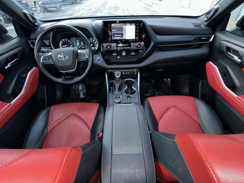 Used 2021 Toyota Highlander XSE image 29