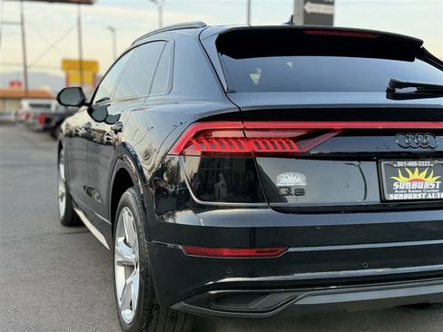 Used 2022 Audi Q8 Prestige w/ Prestige Package image 12