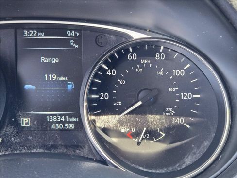 Used 2016 Nissan Rogue SV w/ SV Premium Package FWD image 13