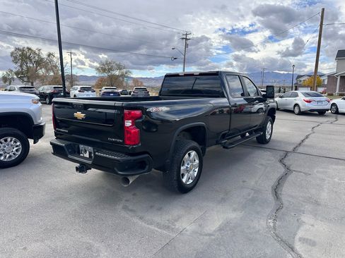 Used 2022 Chevrolet Silverado 2500 Custom w/ Custom Value Package image 10