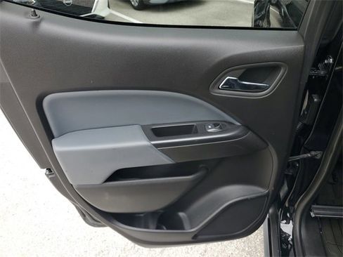 Used 2019 Chevrolet Colorado Z71 image 10
