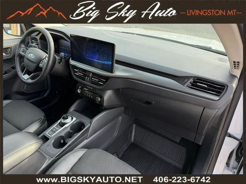 Used 2025 Ford Escape SE w/ Class II Trailer Tow Package FWD image 15