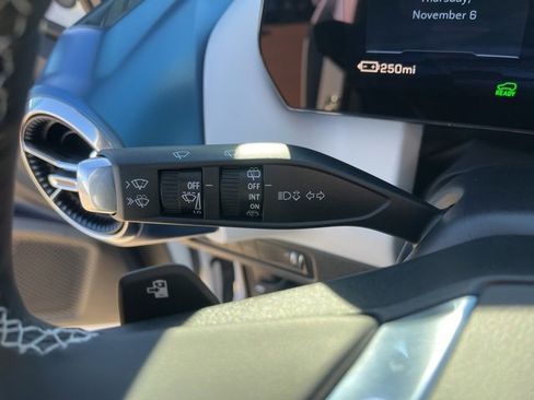 New 2026 Chevrolet Equinox EV LT image 20