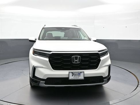 Used 2024 Honda Pilot Touring image 2