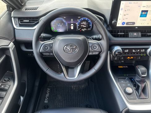 Certified 2025 Toyota RAV4 XSE image 19