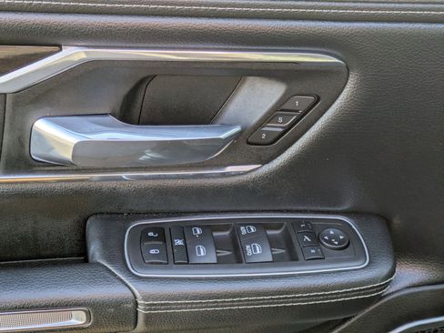 Certified 2022 RAM 1500 Laramie image 12