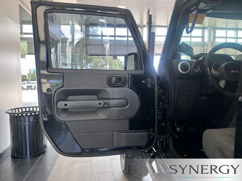 Used 2008 Jeep Wrangler Sahara w/ Dual Top Group AWD/4WD image 17