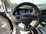 Used 2023 Chrysler Pacifica Touring-L image 2