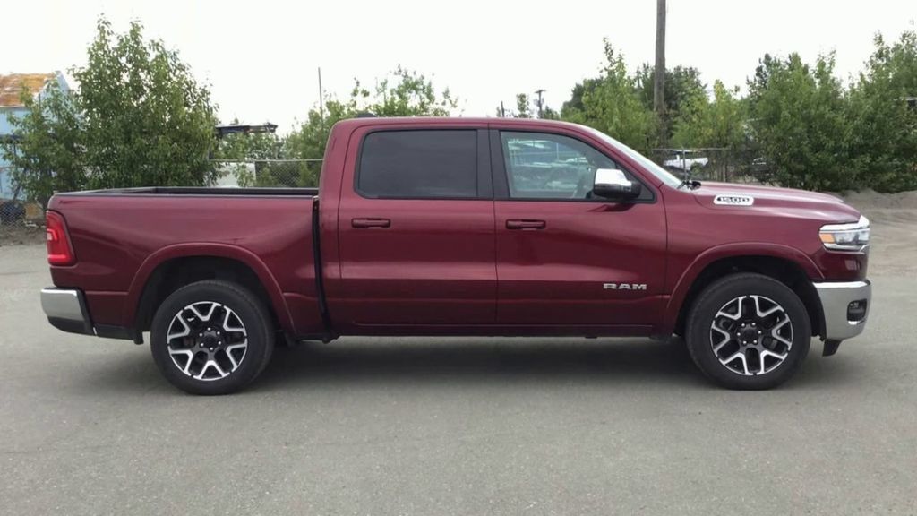 Used 2025 RAM 1500 Laramie AWD/4WD image 9