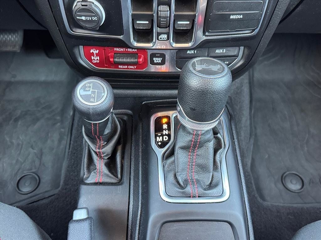 Used 2020 Jeep Wrangler Unlimited Rubicon w/ Cold Weather Group AWD/4WD image 16