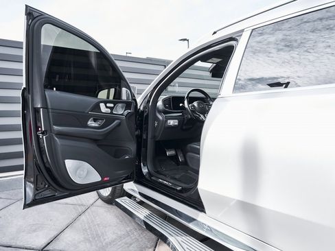 Used 2021 Mercedes-Benz Maybach GLS 600 4MATIC image 19