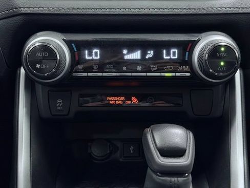 Used 2021 Toyota RAV4 LE AWD/4WD image 33