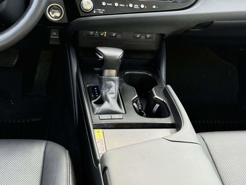 Used 2024 Lexus ES 300h w/ Premium Package image 19