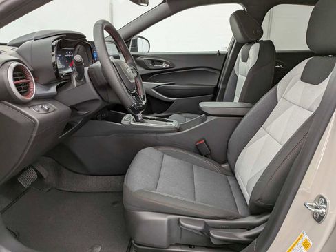 New 2026 Chevrolet Trax RS w/ Sunroof Package FWD image 17