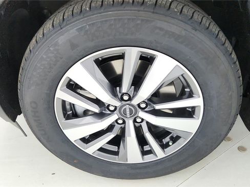 Used 2024 Nissan Pathfinder SL w/ Lighting Package (N92) image 48