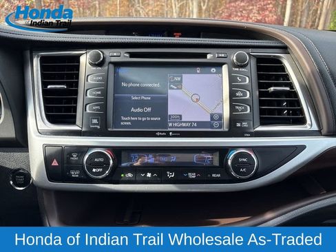 Used 2014 Toyota Highlander Limited image 16