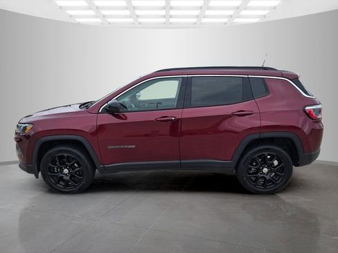 Used 2022 Jeep Compass Latitude AWD/4WD image 5