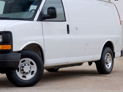 Used 2012 Chevrolet Express 2500 w/ Cold Climate Package image 20